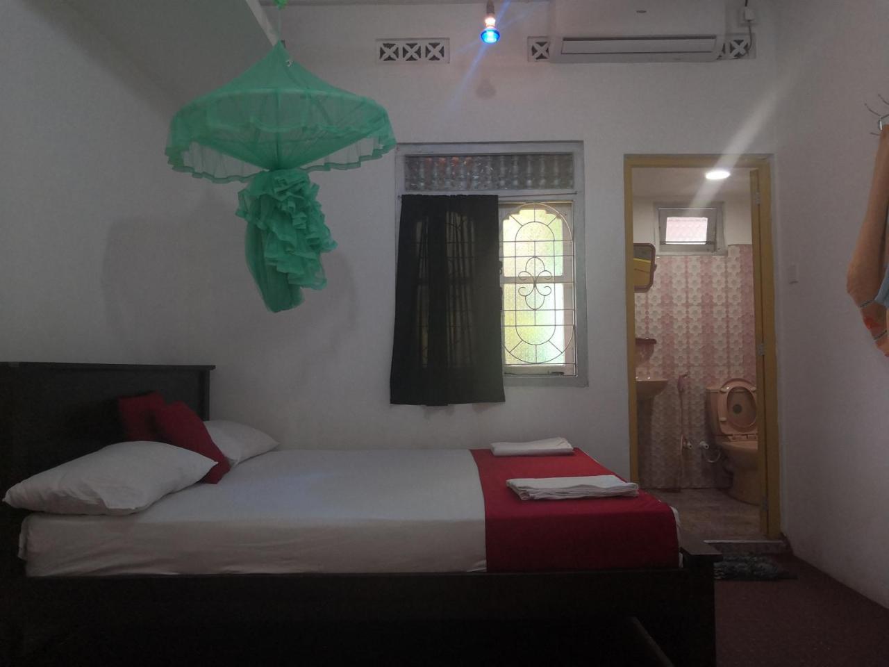 Hotel Alass Ga For Pets Lovers Trincomalee Exterior foto